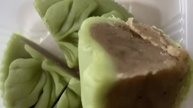 Flower mold moon cakeš„®#mooncake #asmrfood #satisfyingvideos #trending