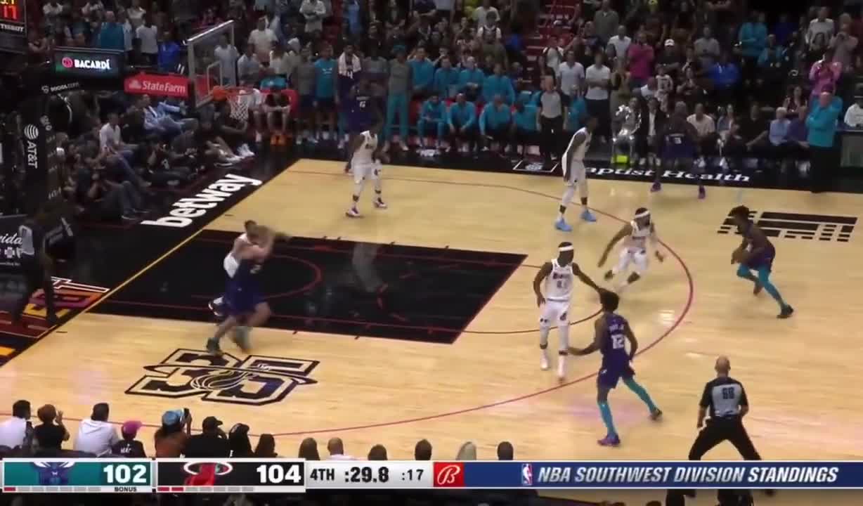 Dennis Smith Jr. ties the game with under 30 seconds to play 🔥