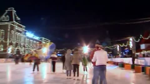 Annual ice rink opens in Moscow's Red Square