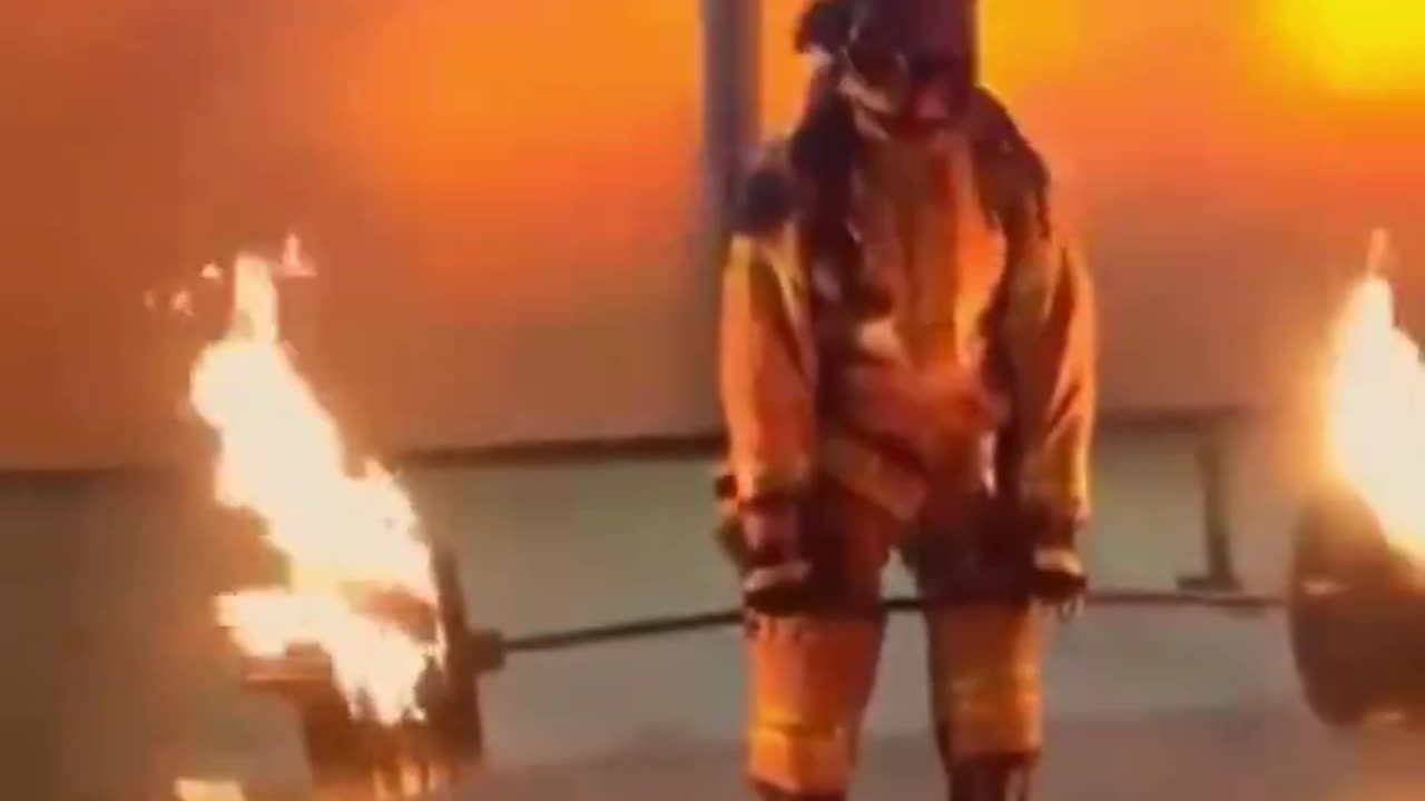 Firefighter deadlift 600 lbs of flaming steel at the age of 50 to celebrate his retirement