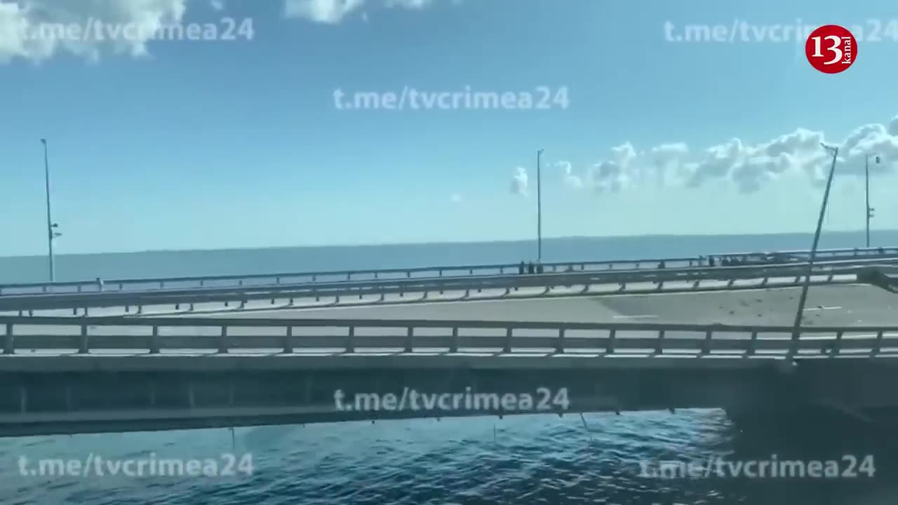 Ukrainian naval forces ATTACKED the Crimean bridge with water drones - resulting in deaths