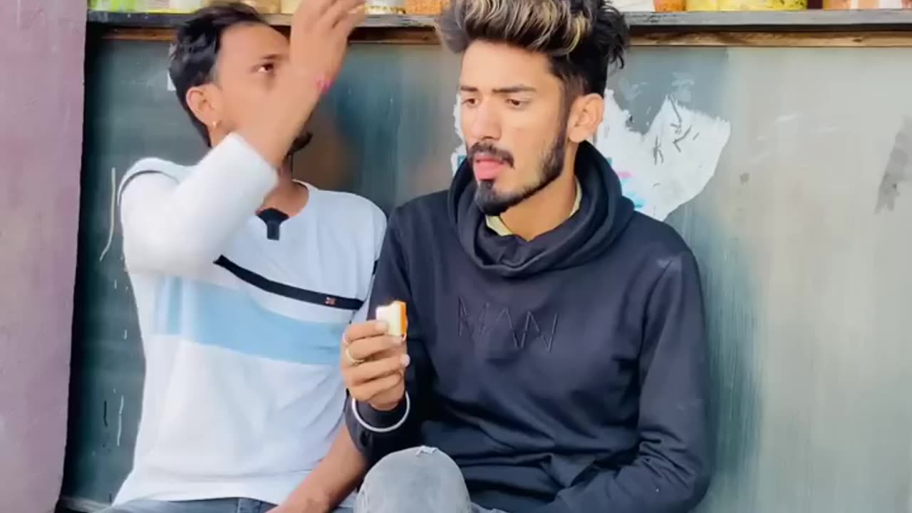 दोस्त को चुना लगाया 🤣🤣🤣#shorts #viral )