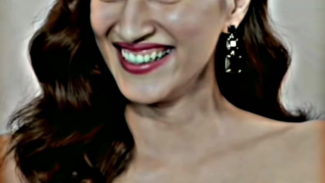 Hollywood heroine😍 vs Bollywood heroine🥰🥵