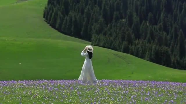 Take you to see the most beautiful Aktas grassland in Yili!