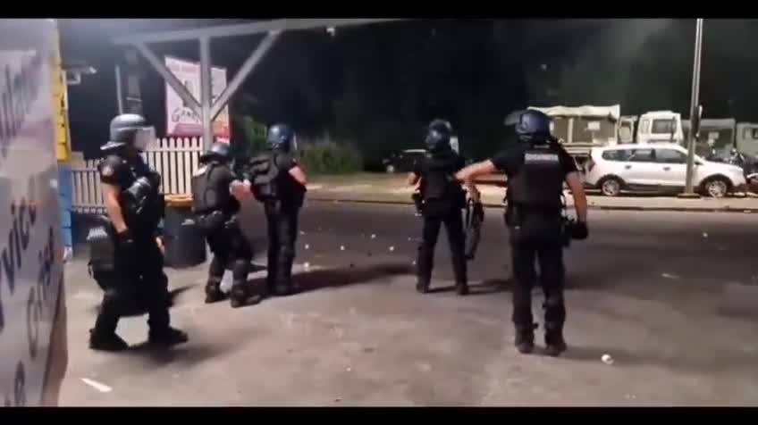 OMG: Guadeloupe Real Bullets Are Now Being Used in Covid Protests