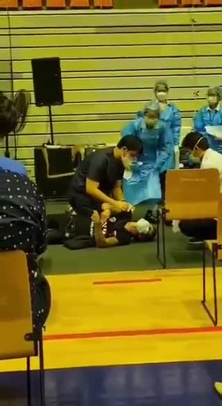 This is normal, keep calm and wait your turn" 👀