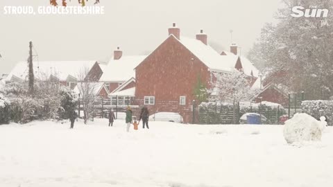 UK Weather: 4in of SNOW falls overnight in -15.7c freeze causing travel chaos