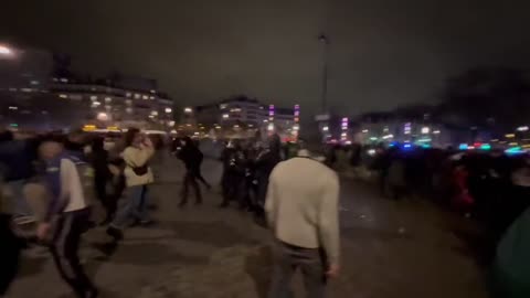 Paris protests: Police (BRAV-M) violently repressed protests chaining charges and arrests