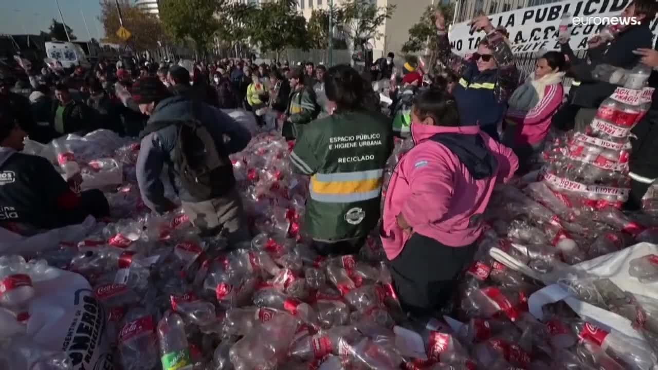 Los recicladores protestan contra Coca Cola en Argentina