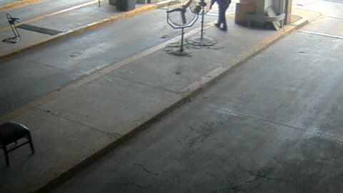3138RHOBG3CStGarageLeftDoor_2021-01-06_10h02min39s977ms.mp4