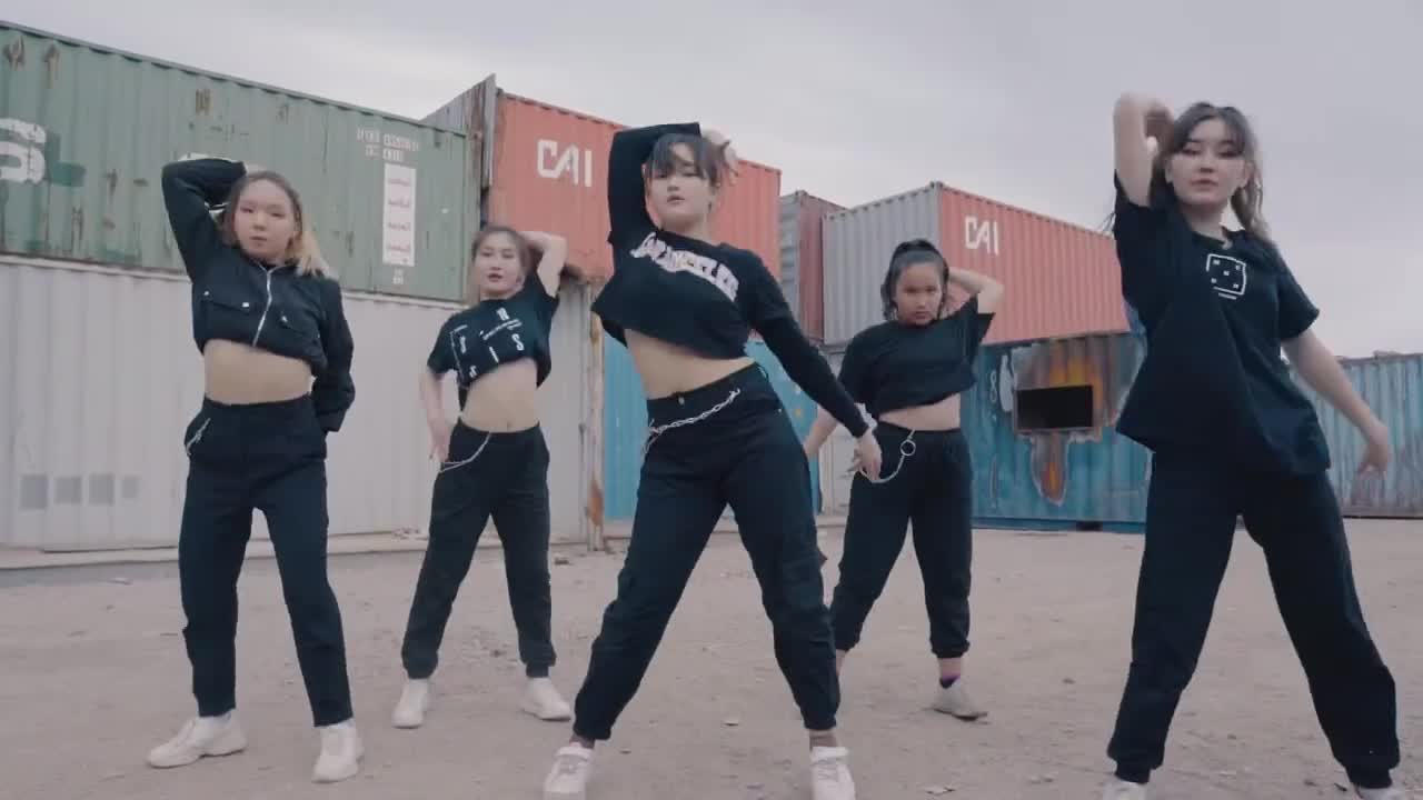 BBHMM (Bitch Better Have My Money) - Rihanna - BlackPink - Royal Family - KN Dance Home Cover