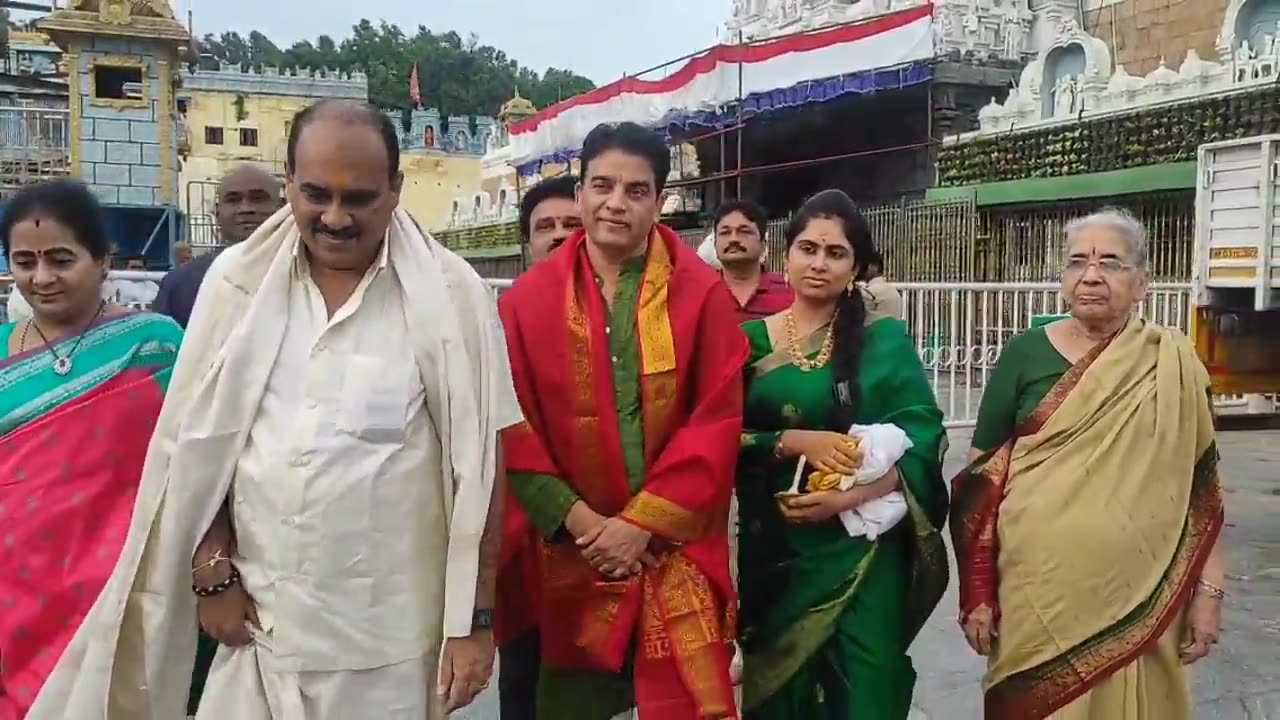 Dil Raju And His Wife Anitha Visits Tirumala|| dil raju wife