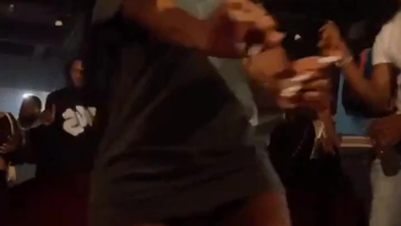 Jayda Cheaves Dancing at party [Short Clip]