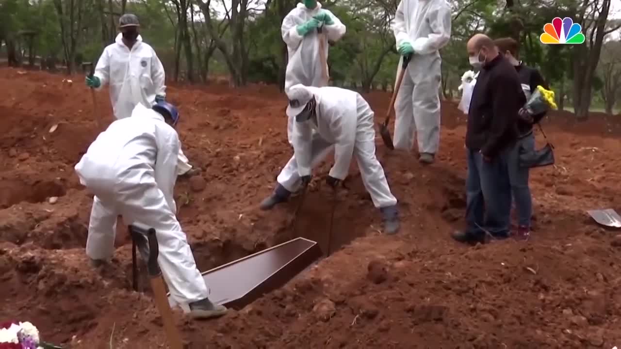 Brazil Passes 75,000 Coronavirus Deaths As Bolsonaro Stands By Hydroxychloroquine | NBC News NOW