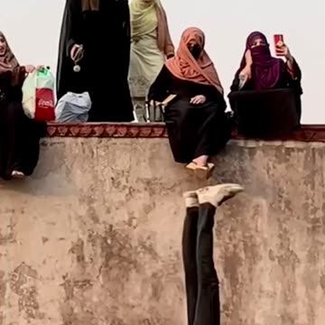 Ooo my god lots of anties 🤣😍 #shorts #publicreaction #girlsreaction #flips