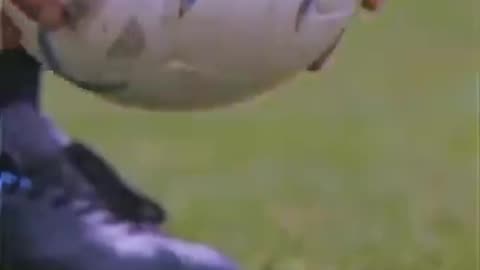 Here Roberto carlos secret during free kick