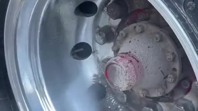 Cleaning wheel hub stain