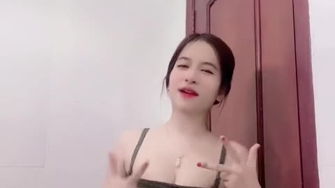 Sexy Girl Showing Boobs Dancing In Room