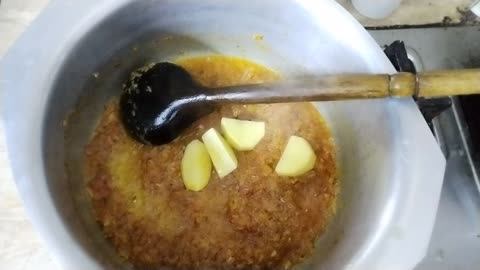 Matar Aloo Curry | Aloo Matar ki Sabzi | Aloo Matar Punjabi Style Recipe By Home Kitchen