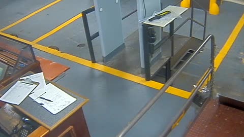 3205LHOBBACStLoadingDock_2021-01-05_16h35min28s177ms.mp4