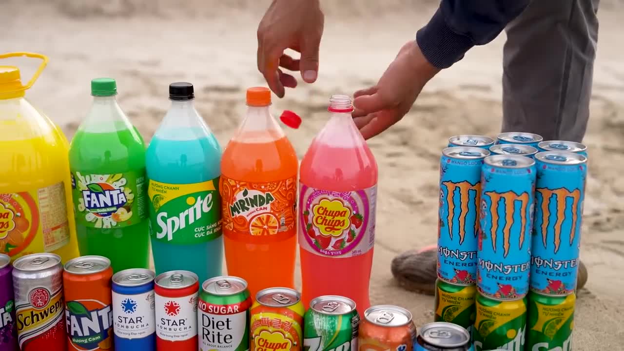 Giant Coca Cola & Big Monster, Chupa Chups, Mtn Dew, Fanta, Mirinda and Mentos soda mix Underground5