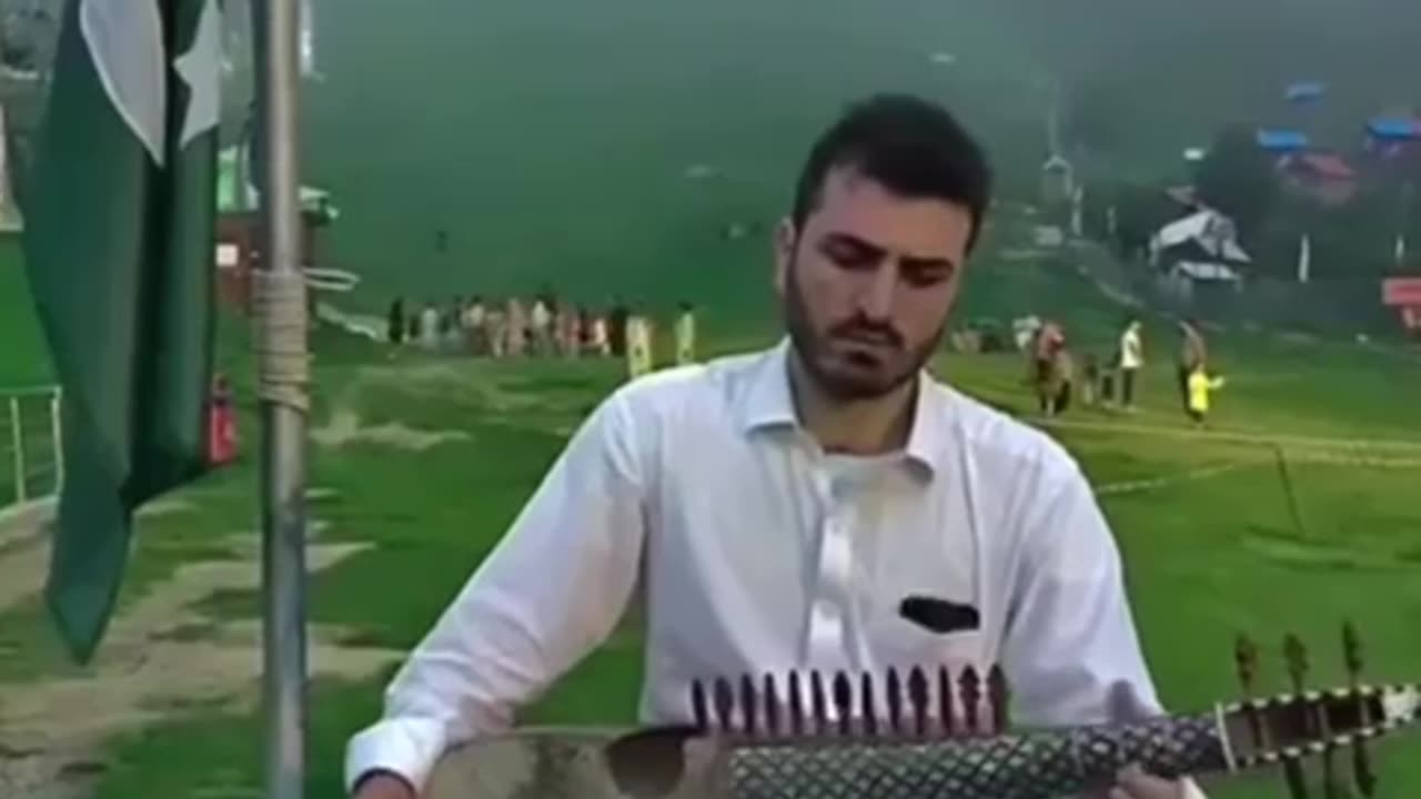 National song using instruments Rabab