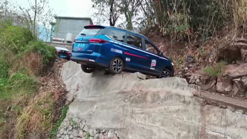 The driving master failed to turn around on narrow road.