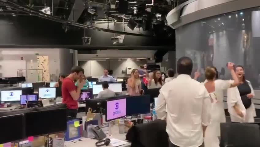 TV Globo comemora resultado do 2º turno de 2022