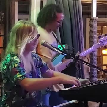 Hunter Myers (Funky Lampshades) - LIVE @ OSO (Short 7)