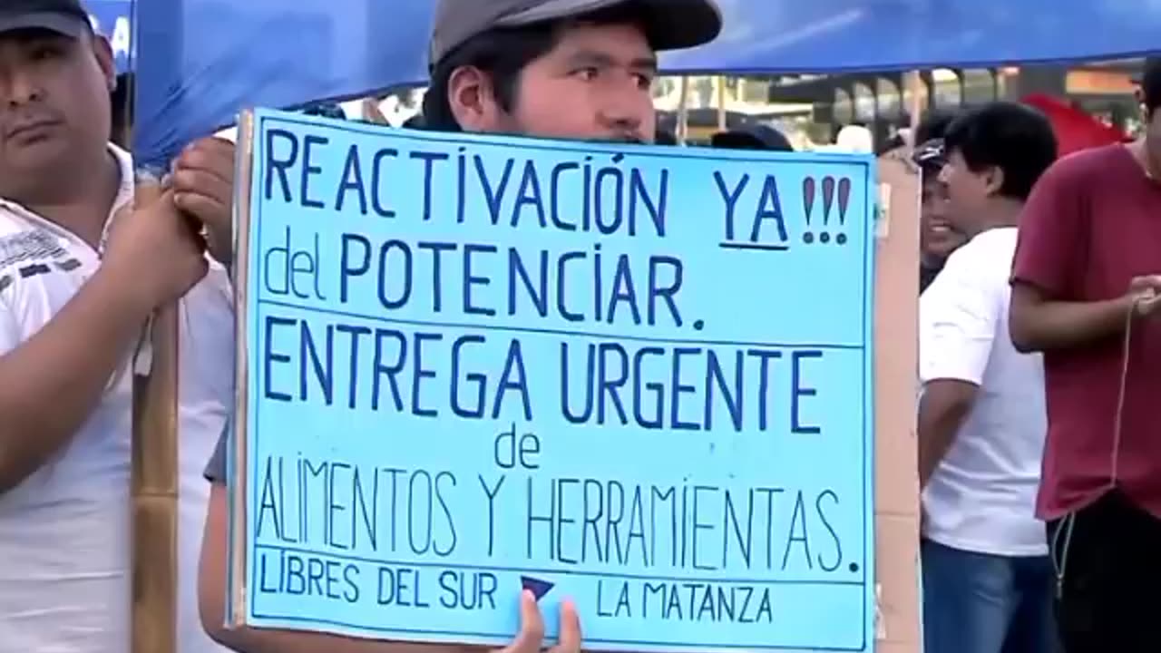 Activists set up protest camp against welfare cuts in Argentina