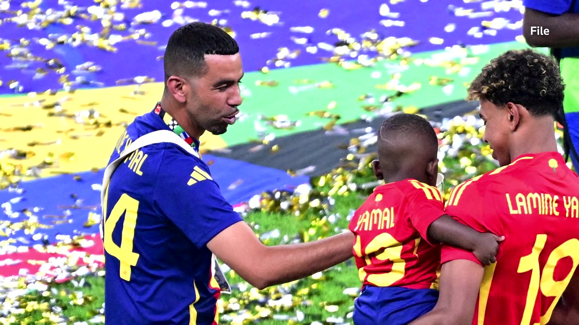 Soccer player Yamals father stable after being stabbed