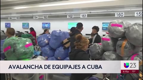 Montañas de equipajes en el Aeropuerto Internacional de Miami rumbo a Cuba, ¿a qué se debe el exceso