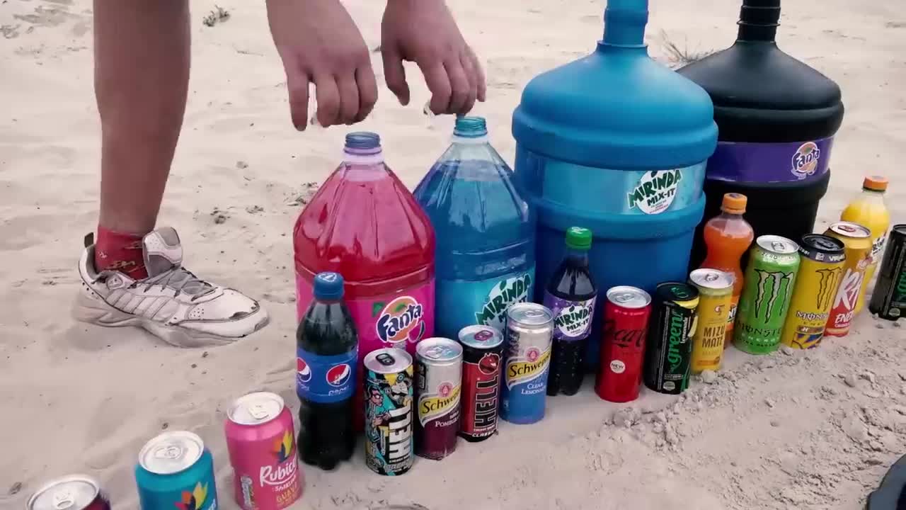 Coca Cola, Mtn Dew, Fanta & Pepsi, Mirinda, Chupa Chups, Sprite vs Mentos Underground5