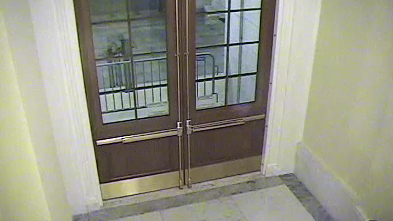 3443CHOB02CH12NRotundaExit_2021-01-06_01h20min00s743ms.mp4