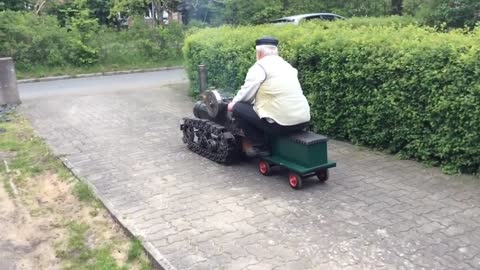 Hornsby chain crawler / chain tractor first time under steam