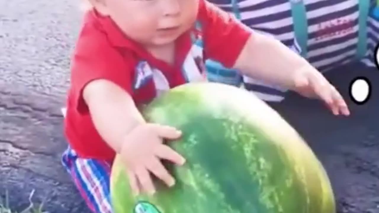 Funny Baby Videos eating fruits