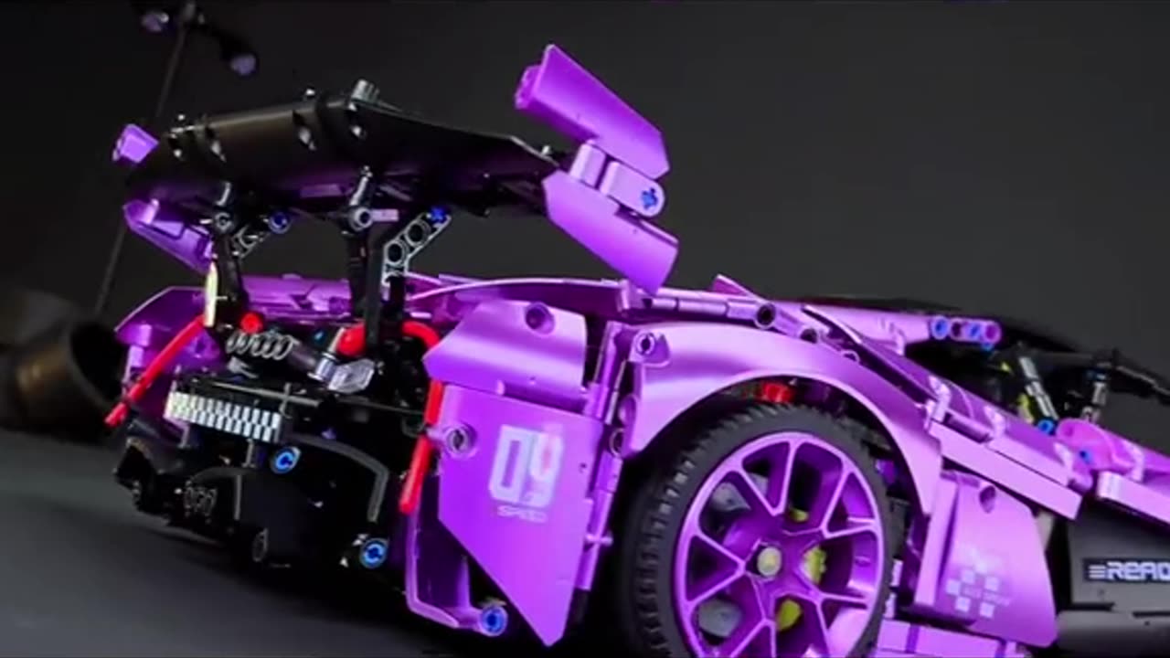 Dark Purple Beauty: Speed Building the 1:8 McLaren P1