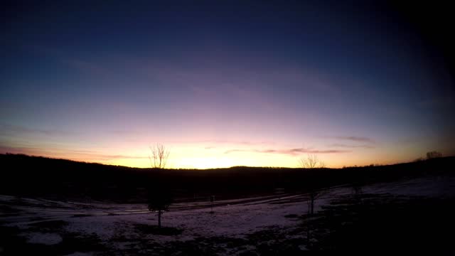 Sun Rise 12 28 22 35f/2c