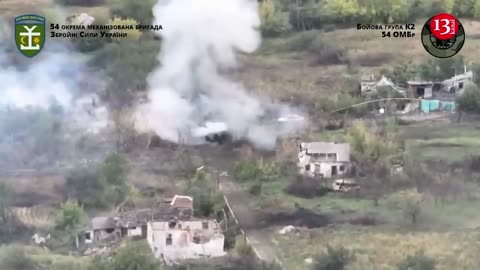 When military equipment was attacked, Ukraine destroyed this Russian armored car for the first time.