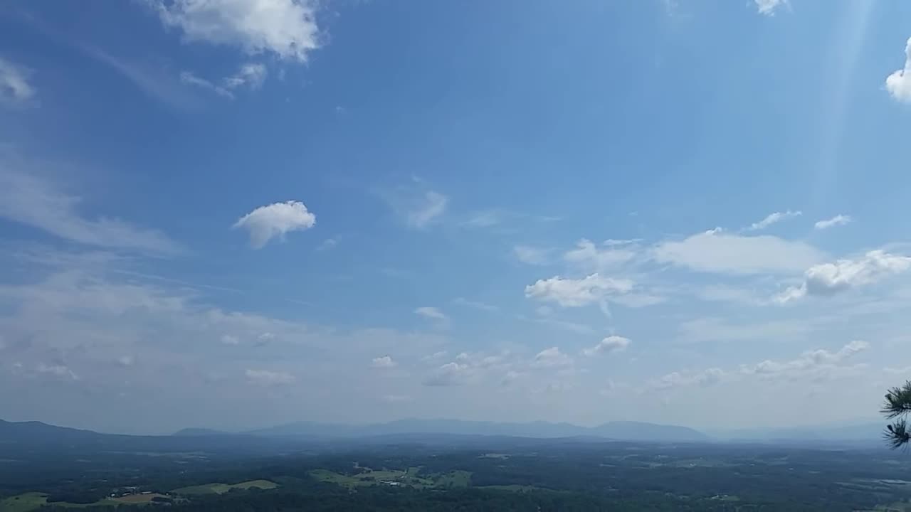 Day 25 - Appalachian Trail 2019 - Virginia - FREE FRUIT & VIEWS