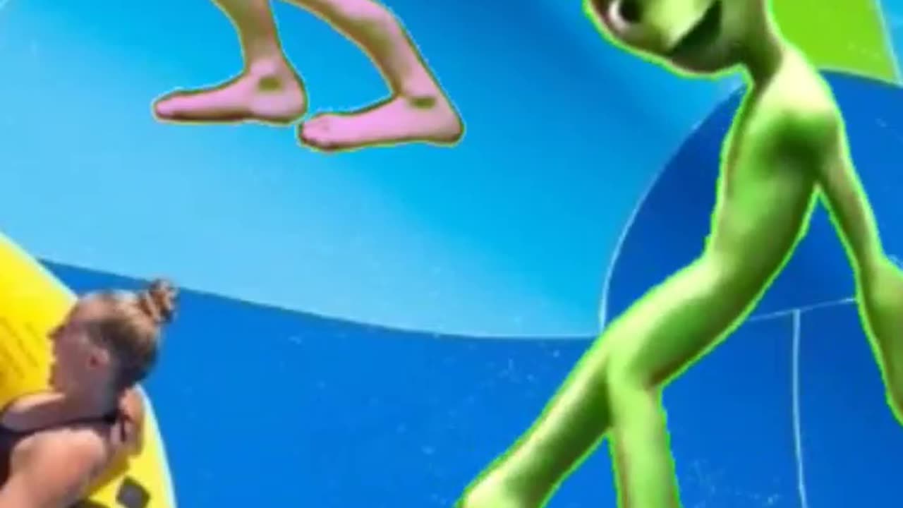 Funny alien dance dam tu cosita alien dance v N2