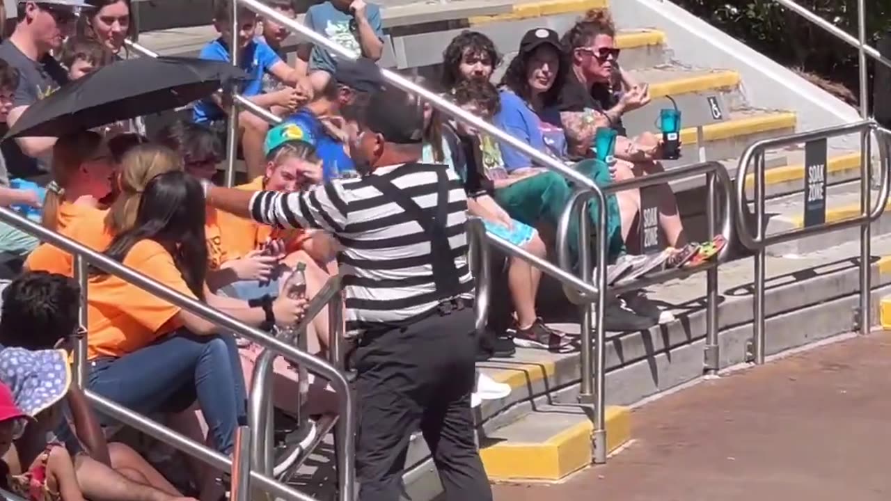 Tom The Famous Seaworld Mime