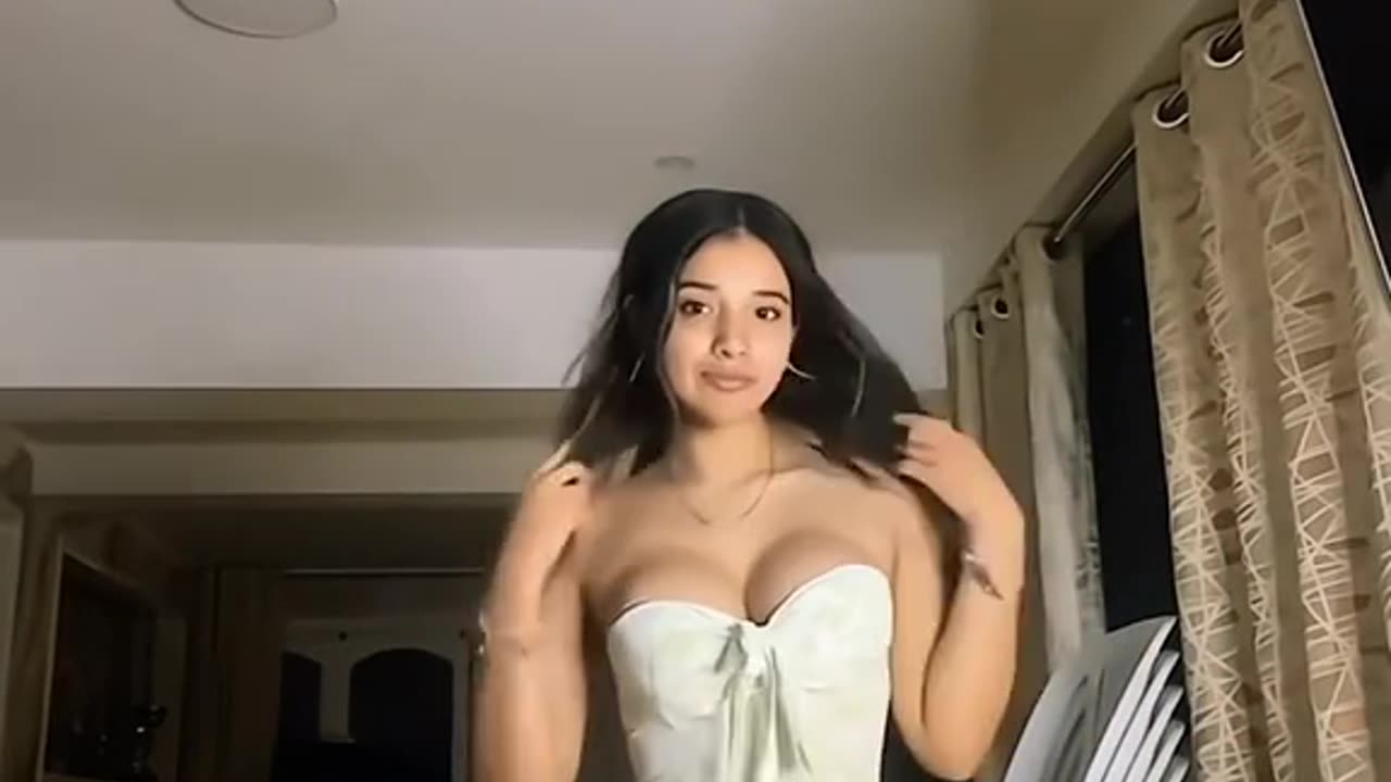 Sexy girl watch More