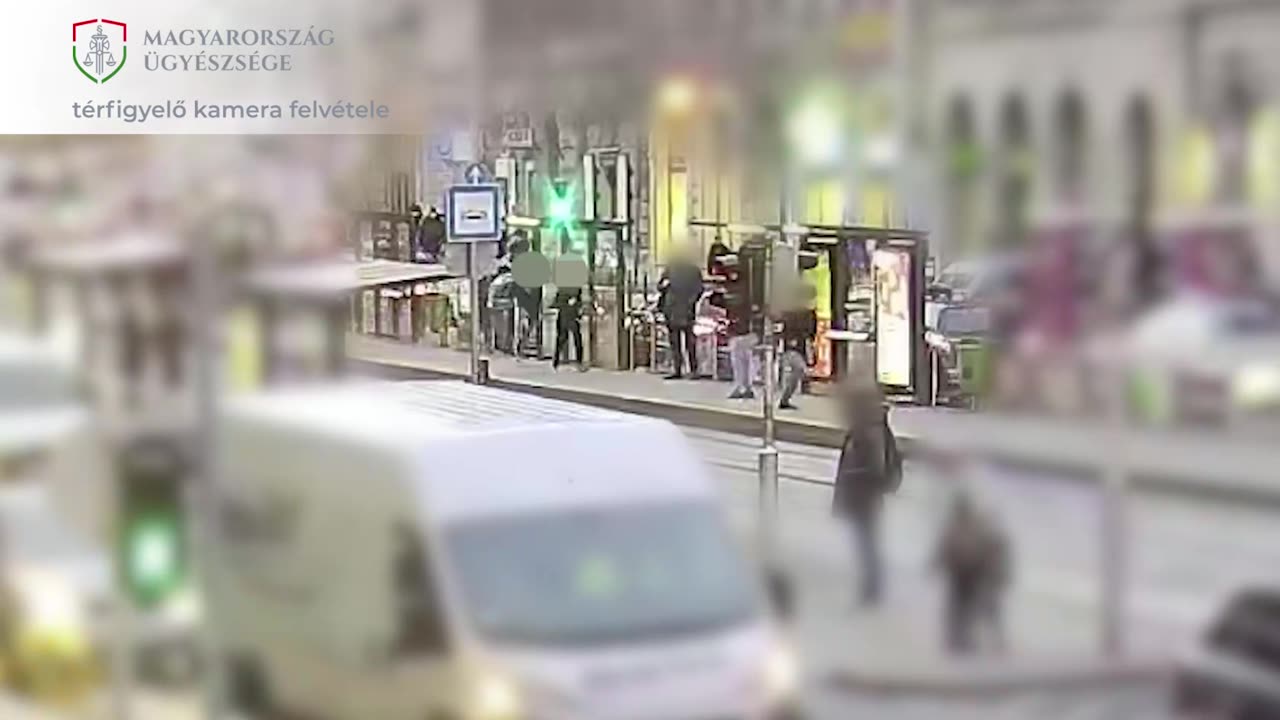 Jegyellenőrre támadtak a "fiatalok"