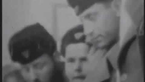 Αφοπλισμός του ΚΚΕ ΕΛΑΣ στην Βάρκιζα το 1945