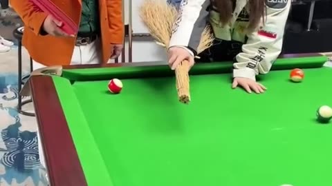 Unusuall Billiard SKILL!!!!