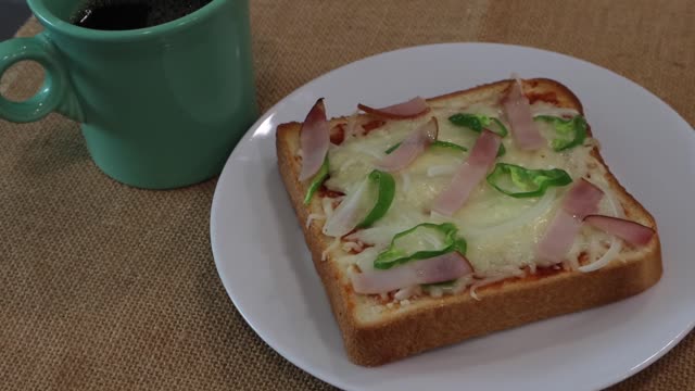 Pizza Toast Recipe - Japanese Cooking 101