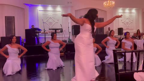 Siva Laia Afio Ane Loa Bridal Dance