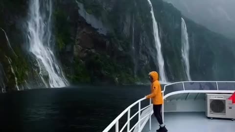 This Waterfall in New Zealand 🌊💦