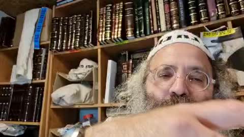 דמשמשא בי ריחיא הוו לה בני נכפי דמשמשא על ארעא הוו לה בני שמוטי דדרכא - שיר נ נח מסכת כתובות דף ס-סא